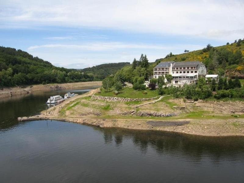 Garabit Hotel Anglards de Saint Flour ภายนอก รูปภาพ